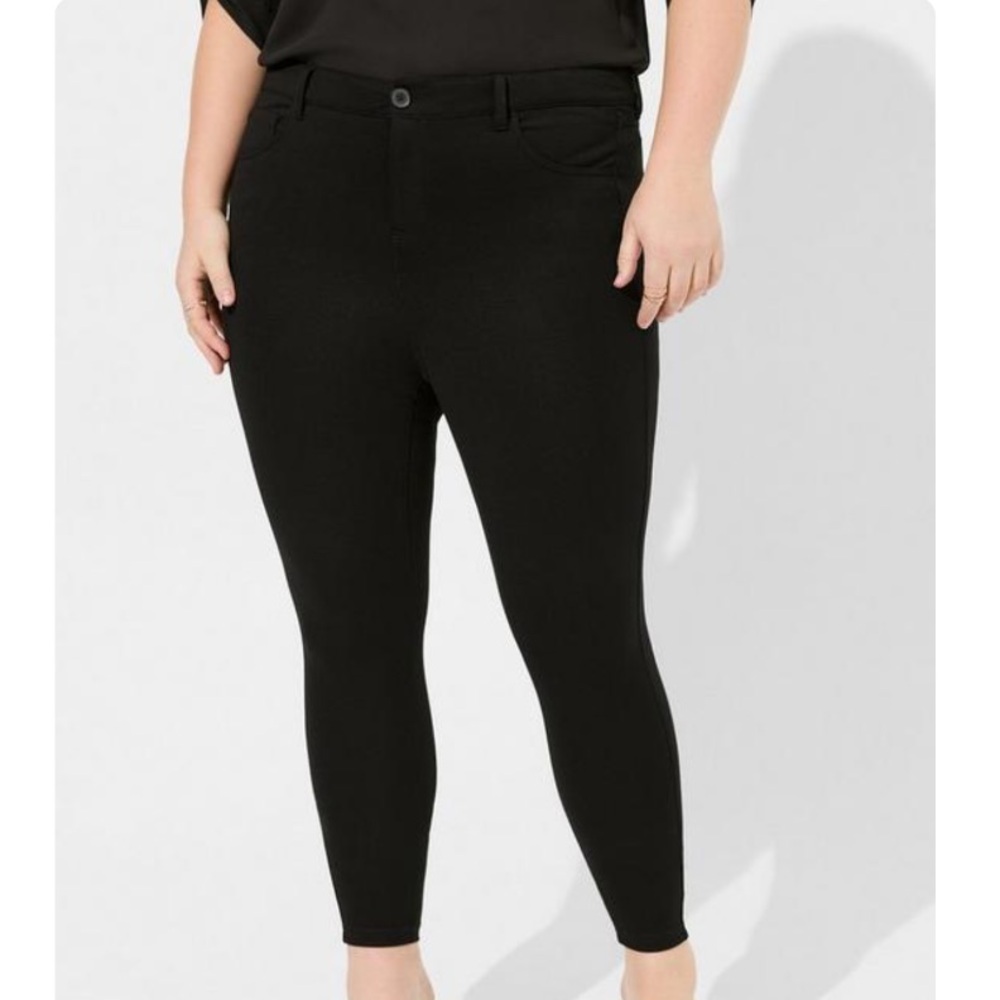 Torrid Skinny Studio Luxe Ponte Mid-Rise Pant 24T